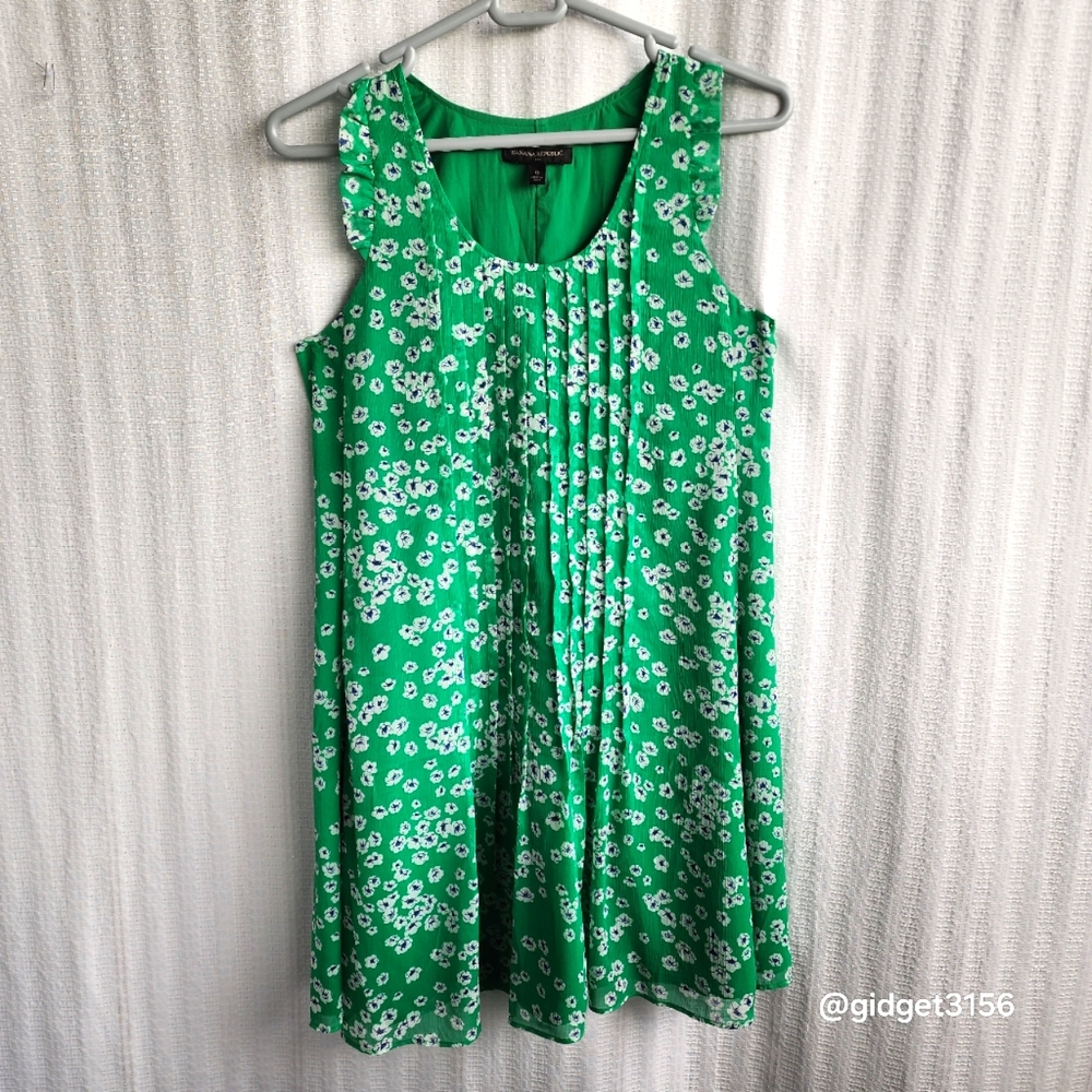 EUC  BANANA REPUBLIC GREEN WITH WHITE FLOWERS CHIFFON SWING DRESS - SIZE 0